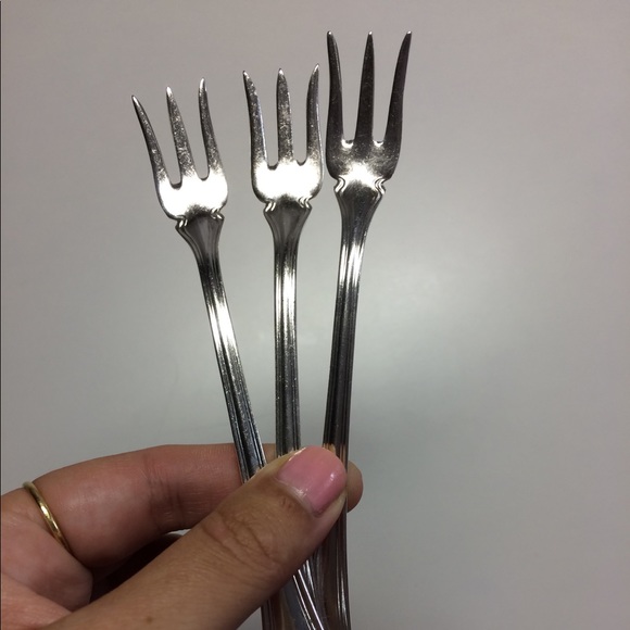 Reed & Barton ALDEN 3 x Cocktail /Seafood Forks - Picture 1 of 3